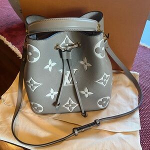 Louis Vuitton Neo Noe MM Handbag